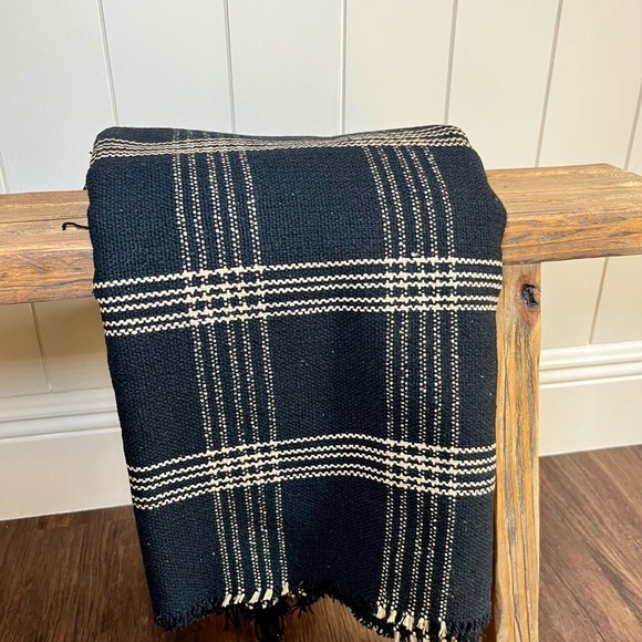 Blanket Black w/Cream Vertical Stripe elegant - Picture 3 of 4